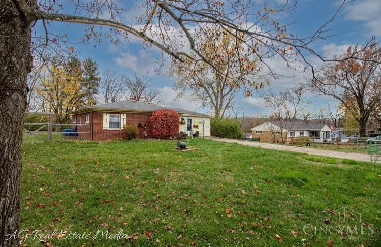 3149 Crest Road Cincinnati, OH 45251 - Photo 1 of 27
