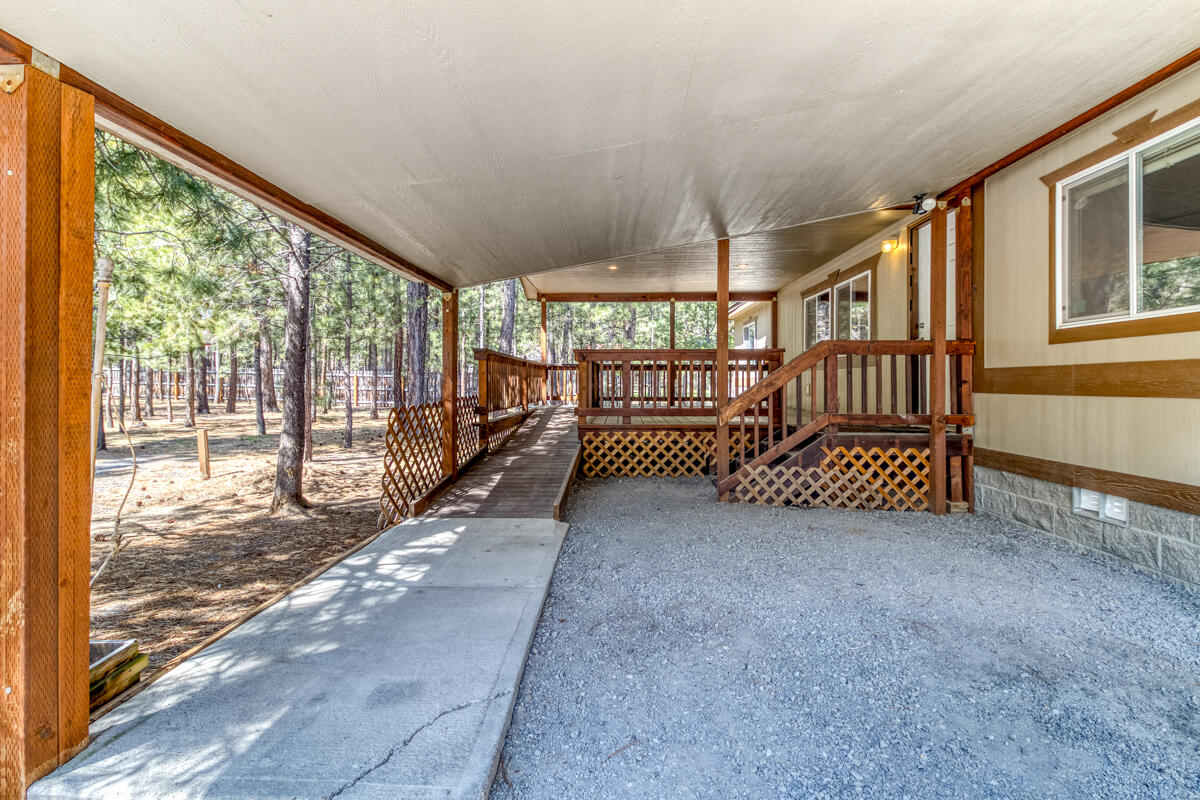 52084 Red Pine La Pine, OR 97739 - Photo 4 of 40 ADA ramp to front deck