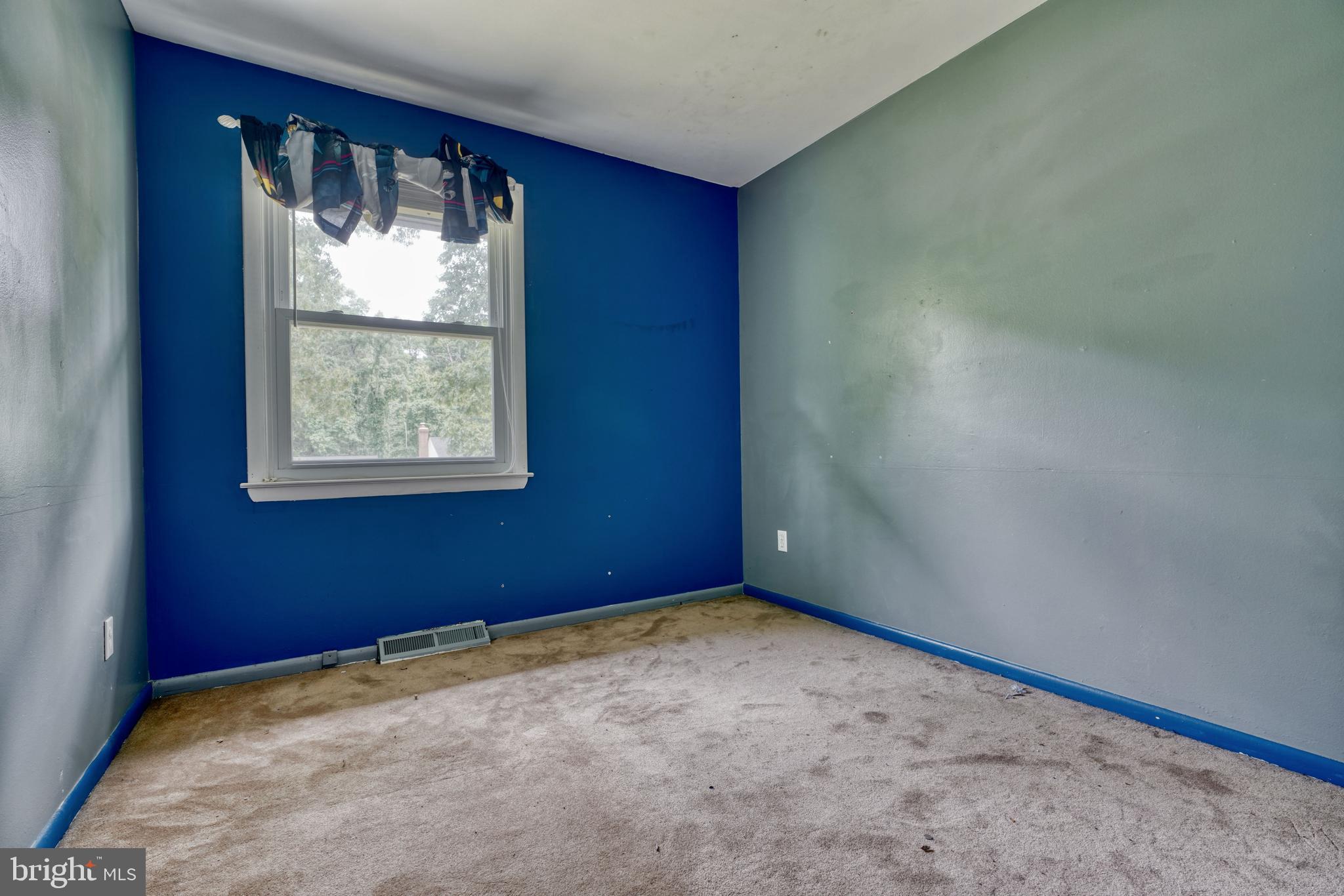 79 Circle Road Pasadena, MD 21122 - Photo 16 of 37