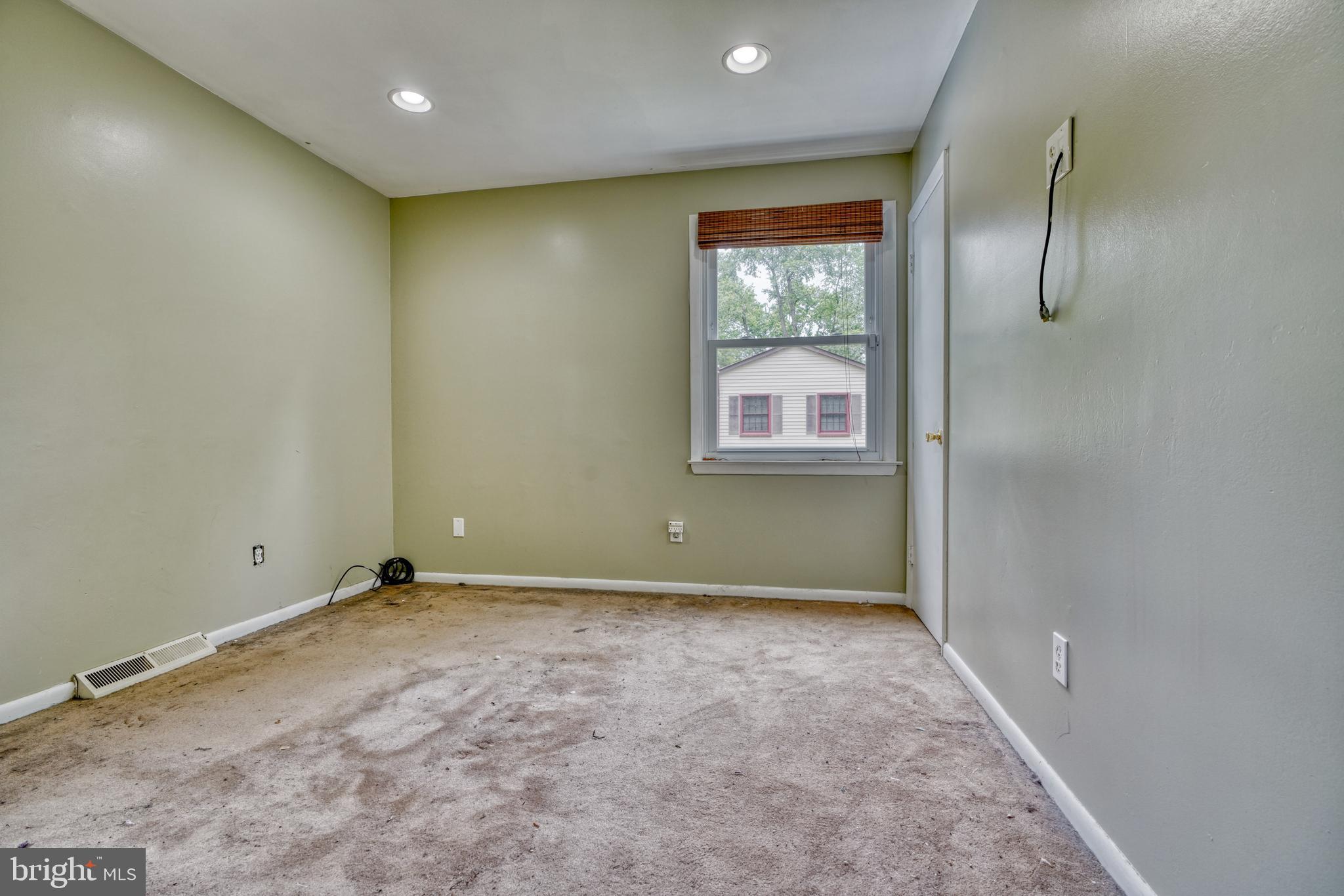 79 Circle Road Pasadena, MD 21122 - Photo 21 of 37