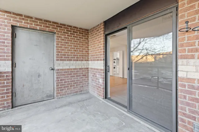 $2,950 | 8340 Greensboro Drive, Unit 207, McLean, VA 22102