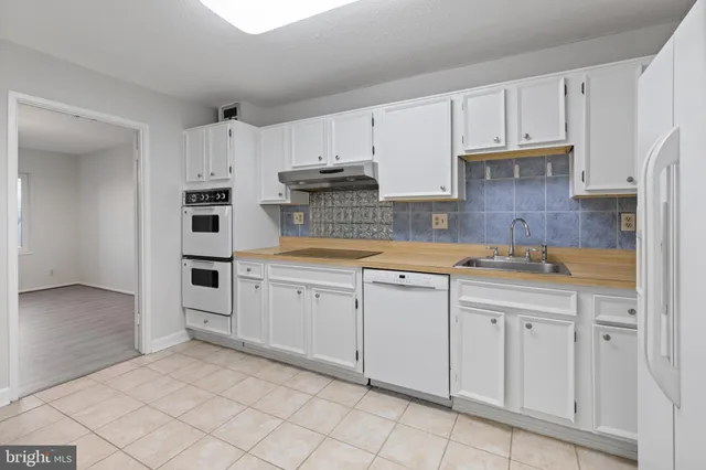 $2,950 | 8340 Greensboro Drive, Unit 207, McLean, VA 22102