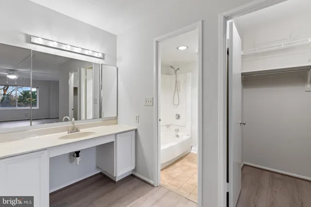 $2,950 | 8340 Greensboro Drive, Unit 207, McLean, VA 22102