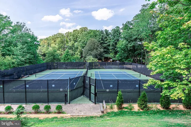 $2,950 | 8340 Greensboro Drive, Unit 207, McLean, VA 22102