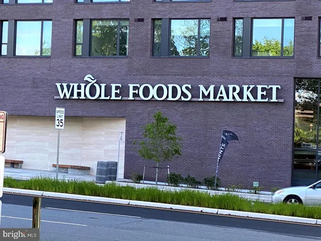 $2,950 | 8340 Greensboro Drive, Unit 207, McLean, VA 22102