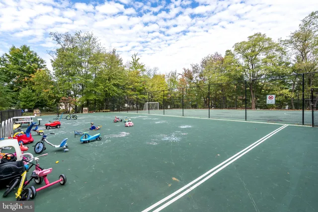 $2,950 | 8340 Greensboro Drive, Unit 207, McLean, VA 22102