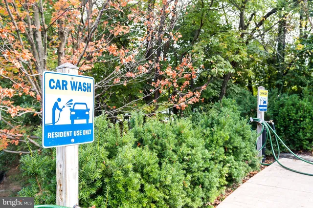 $2,950 | 8340 Greensboro Drive, Unit 207, McLean, VA 22102