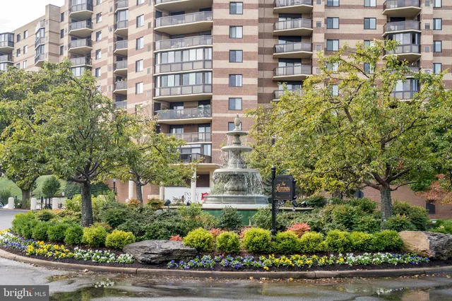 $2,950 | 8340 Greensboro Drive, Unit 207, McLean, VA 22102