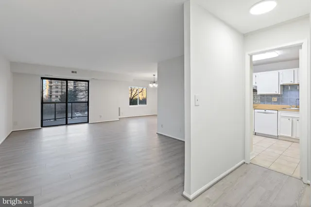 $2,950 | 8340 Greensboro Drive, Unit 207, McLean, VA 22102