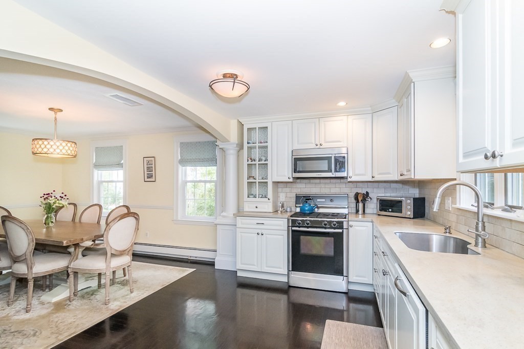 7 Lovewell Road Wellesley, MA 02482 - Photo 5 of 23