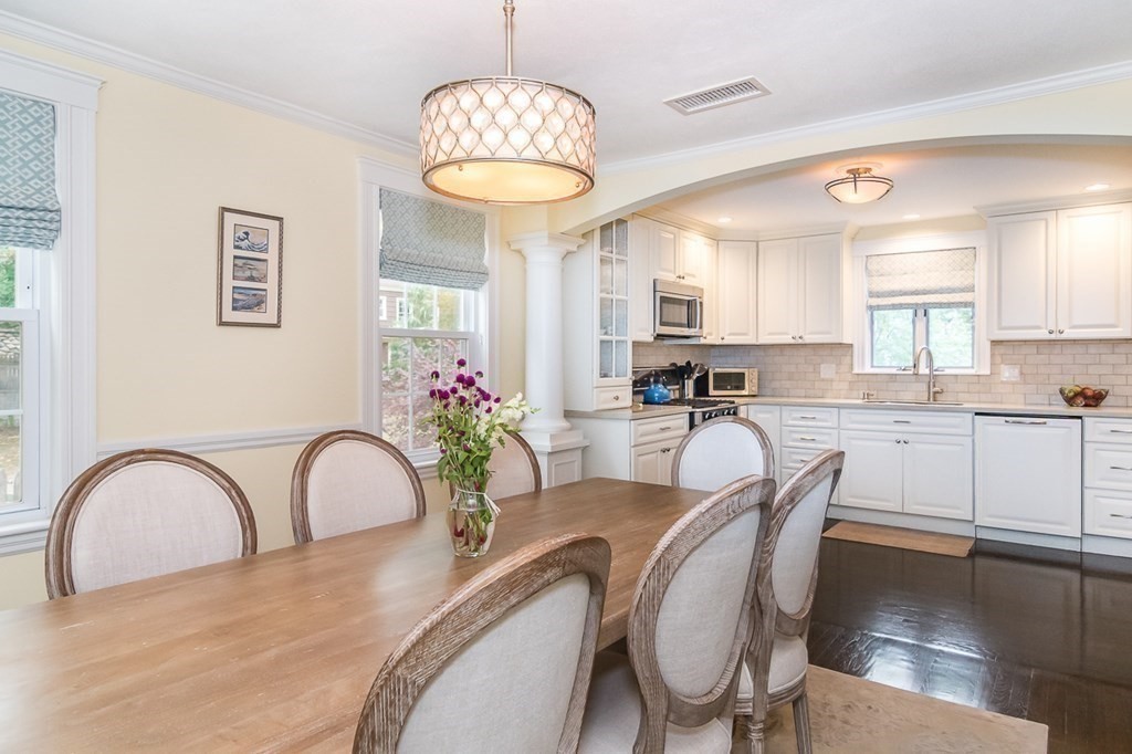 7 Lovewell Road Wellesley, MA 02482 - Photo 6 of 23