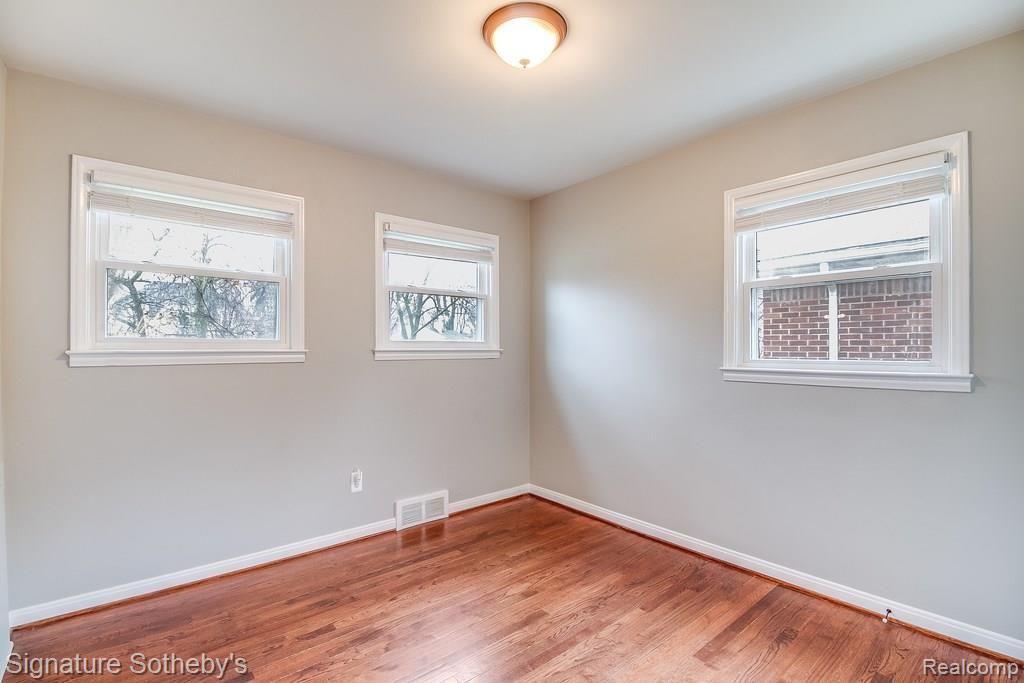 2563 Dorchester Road Birmingham, MI 48009 - Photo 12 of 27