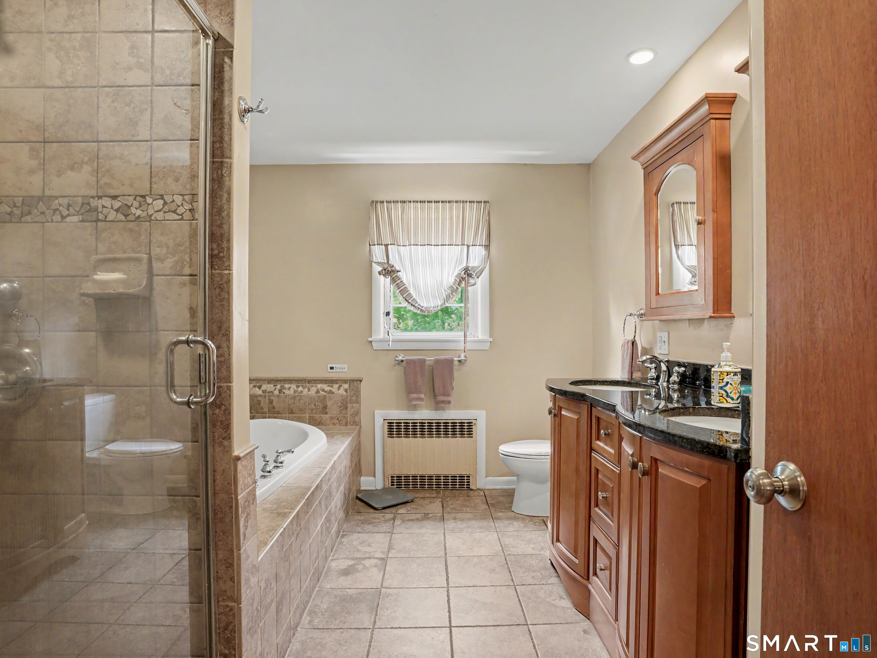 579 Racebrook Road Orange, CT 06477 - Photo 19 of 39