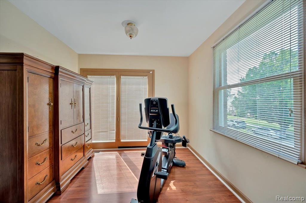 20779 Marter Road Grosse Pointe Woods, MI 48236 - Photo 27 of 39