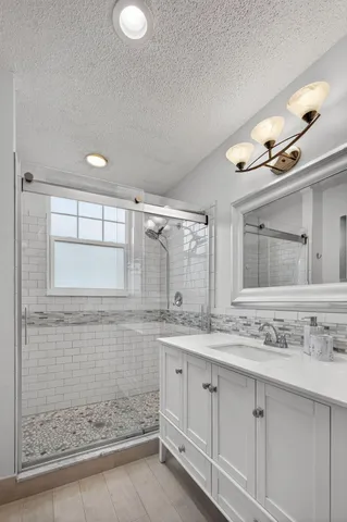 a view of entryway and hall