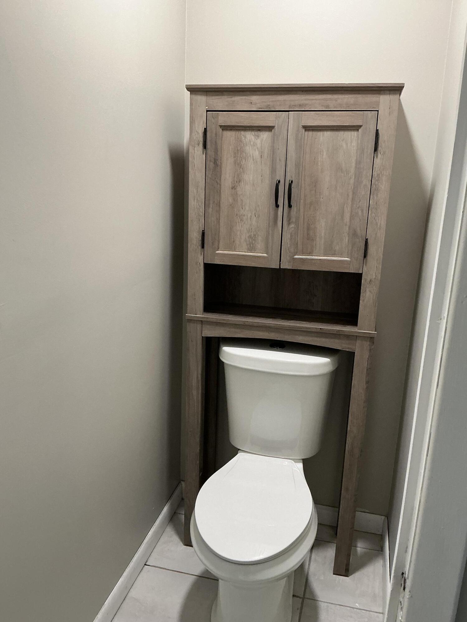 1144 Ridgeway Road LaFayette, GA 30728 - Photo 46 of 87 Bath closet