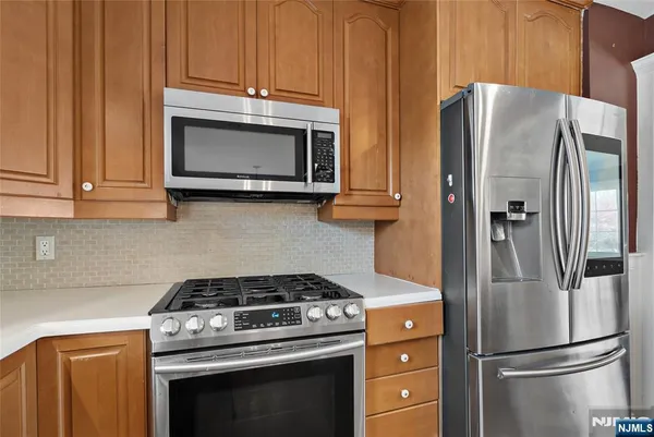 $690,000 | 334 Pine Street, Pompton Lakes, NJ 07442