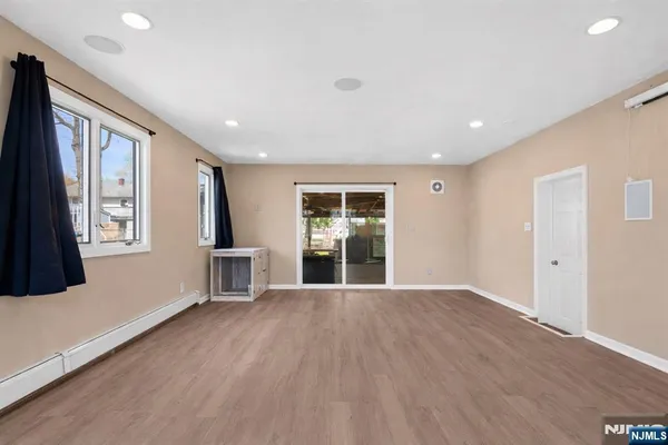 $690,000 | 334 Pine Street, Pompton Lakes, NJ 07442