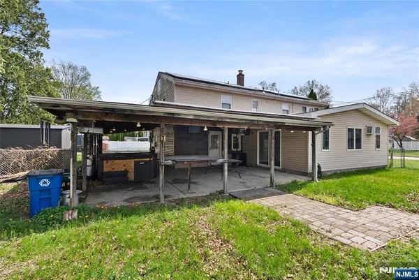 $690,000 | 334 Pine Street, Pompton Lakes, NJ 07442