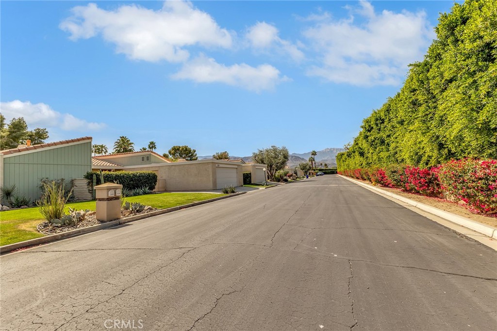 72355 Roxbury Drive Rancho Mirage, CA 92270 - Photo 61 of 61 a view of outdoor space and yard