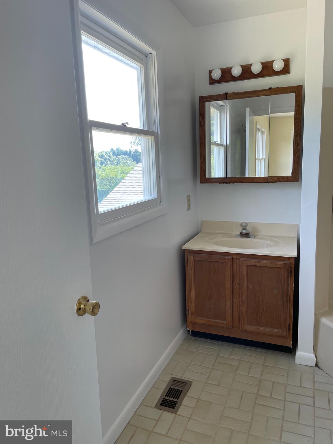 39 Old Solomons Island Road Lothian, MD 20711 - Photo 13 of 55