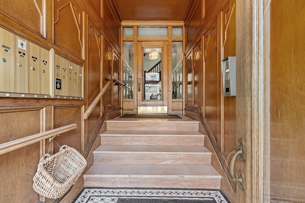 127 Winthrop Road, Unit 6A Brookline, MA 02445 - Photo 3 of 10 a view of an entryway