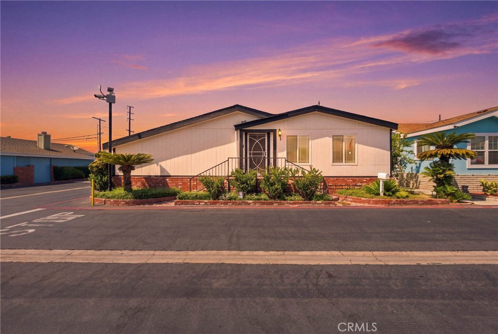 3050 West Ball Road, Unit 200 Anaheim, CA 92804 - Photo 1 of 32 Gallery Image 1
