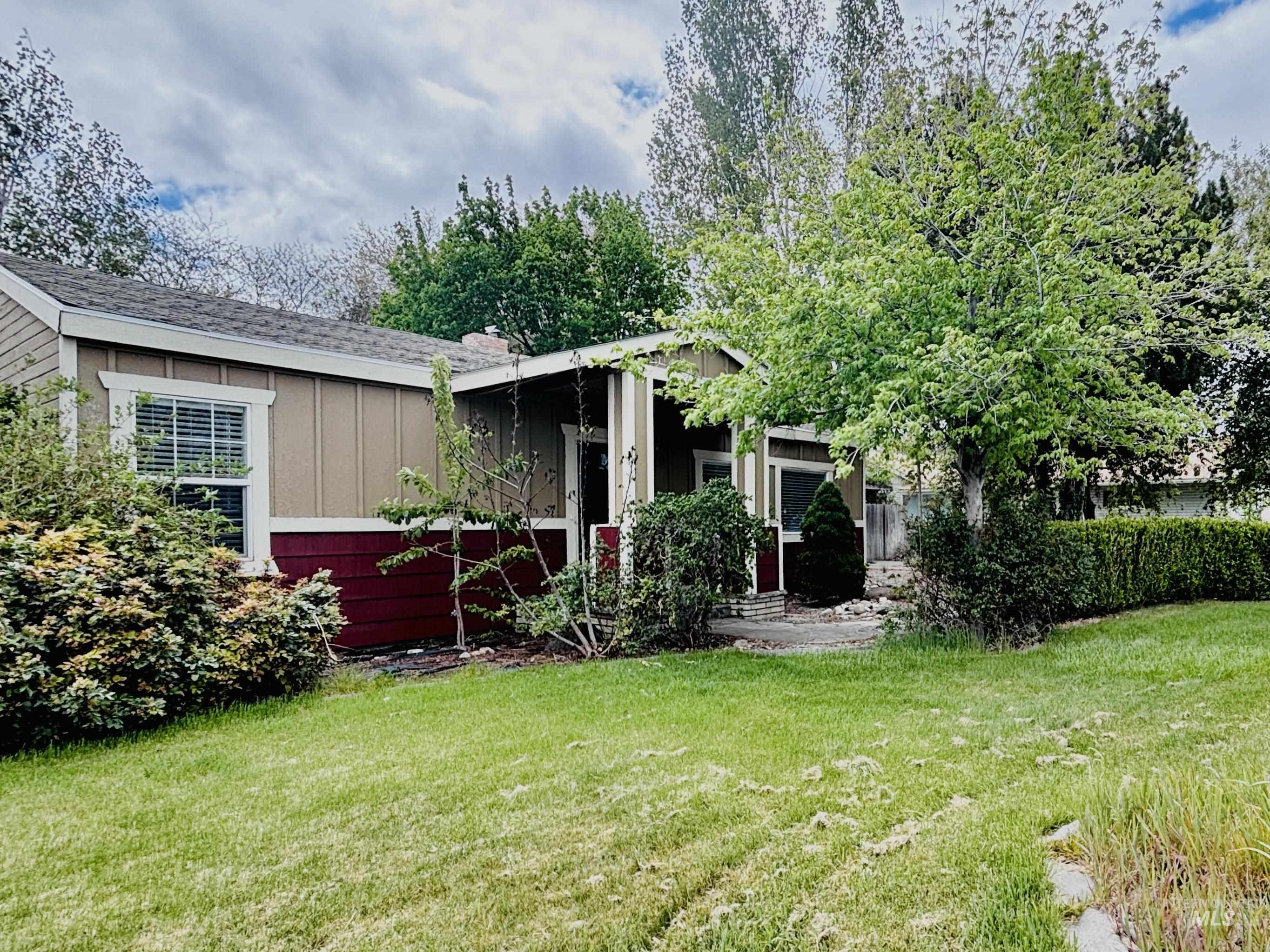 898 Wendell Street Twin Falls, ID 83301 - Photo 1 of 36