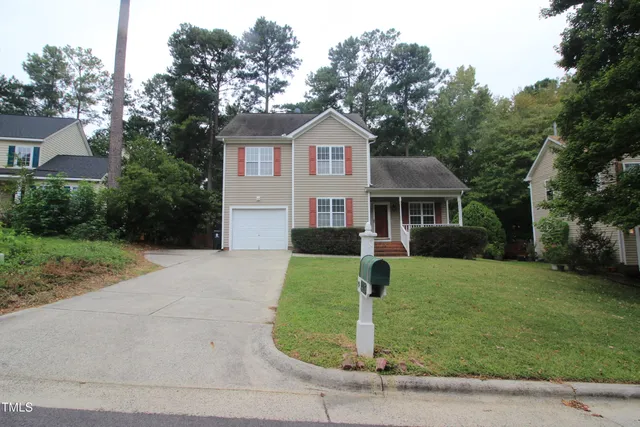 $1,995 | 405 High Holborn Court, Apex, NC 27502