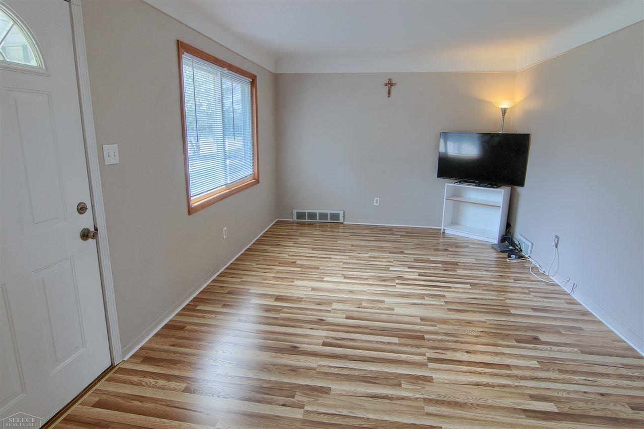 18135 Stephens Eastpointe, MI 48021 - Photo 6 of 30 Gallery Image 6