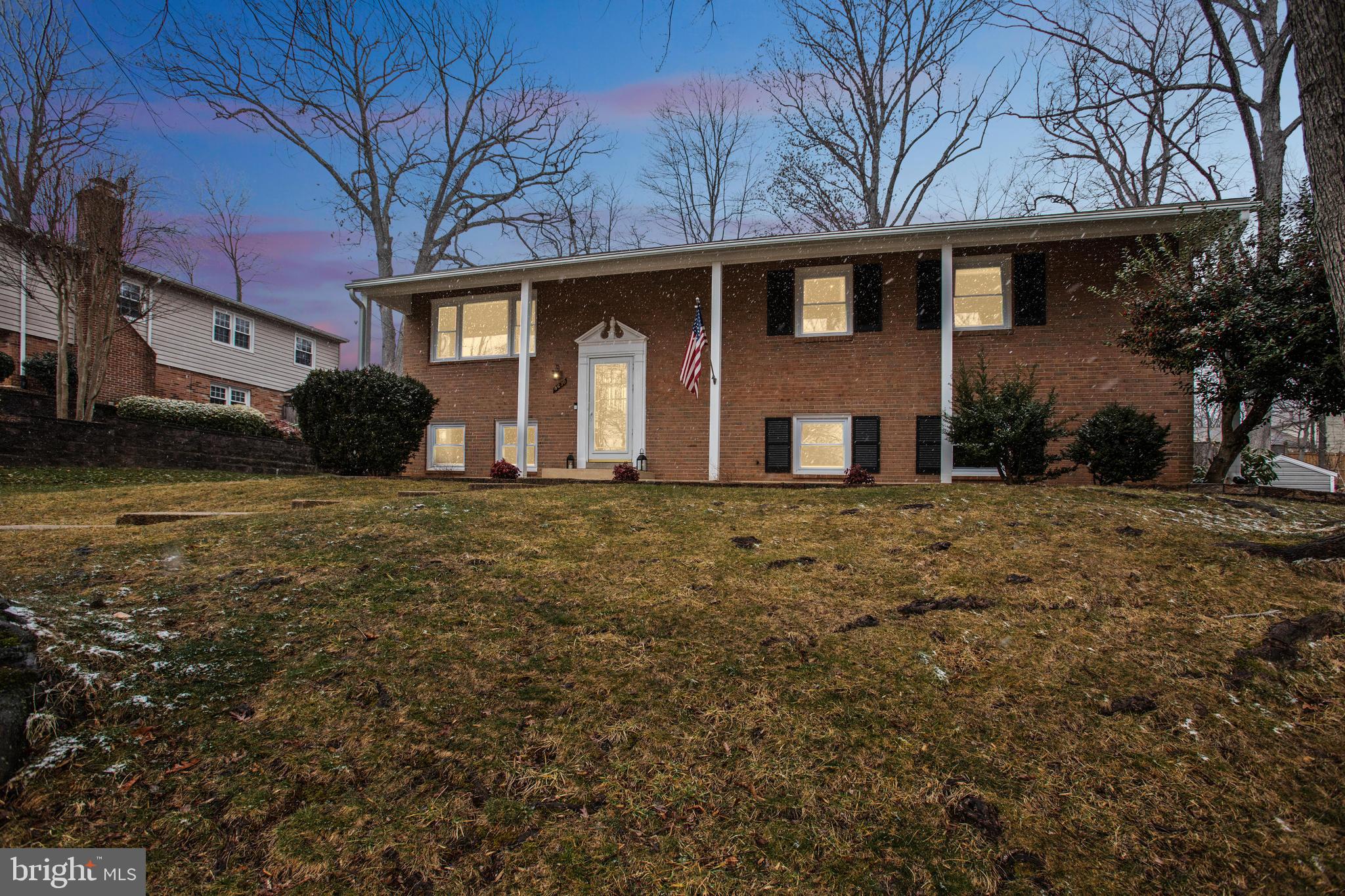 8630 Kerry Lane Springfield, VA 22152 - Photo 3 of 33 Gallery Image 3