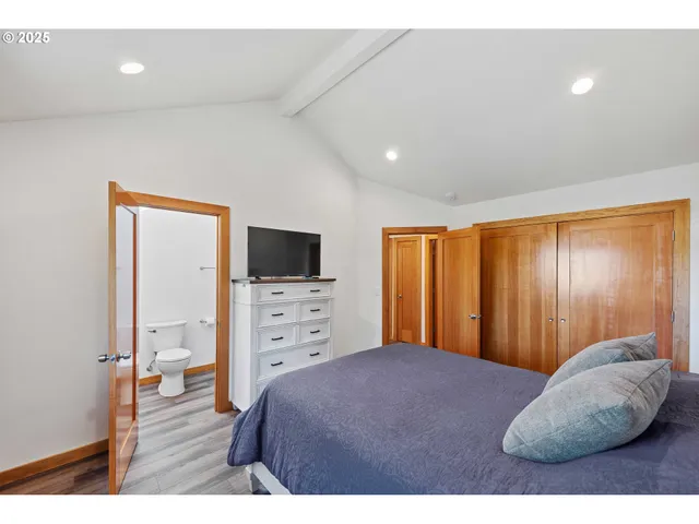 $575,000 | 2460 Stephanie Lane, North Bend, OR 97459