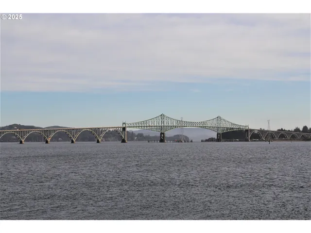 $575,000 | 2460 Stephanie Lane, North Bend, OR 97459