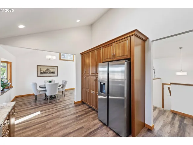 $575,000 | 2460 Stephanie Lane, North Bend, OR 97459