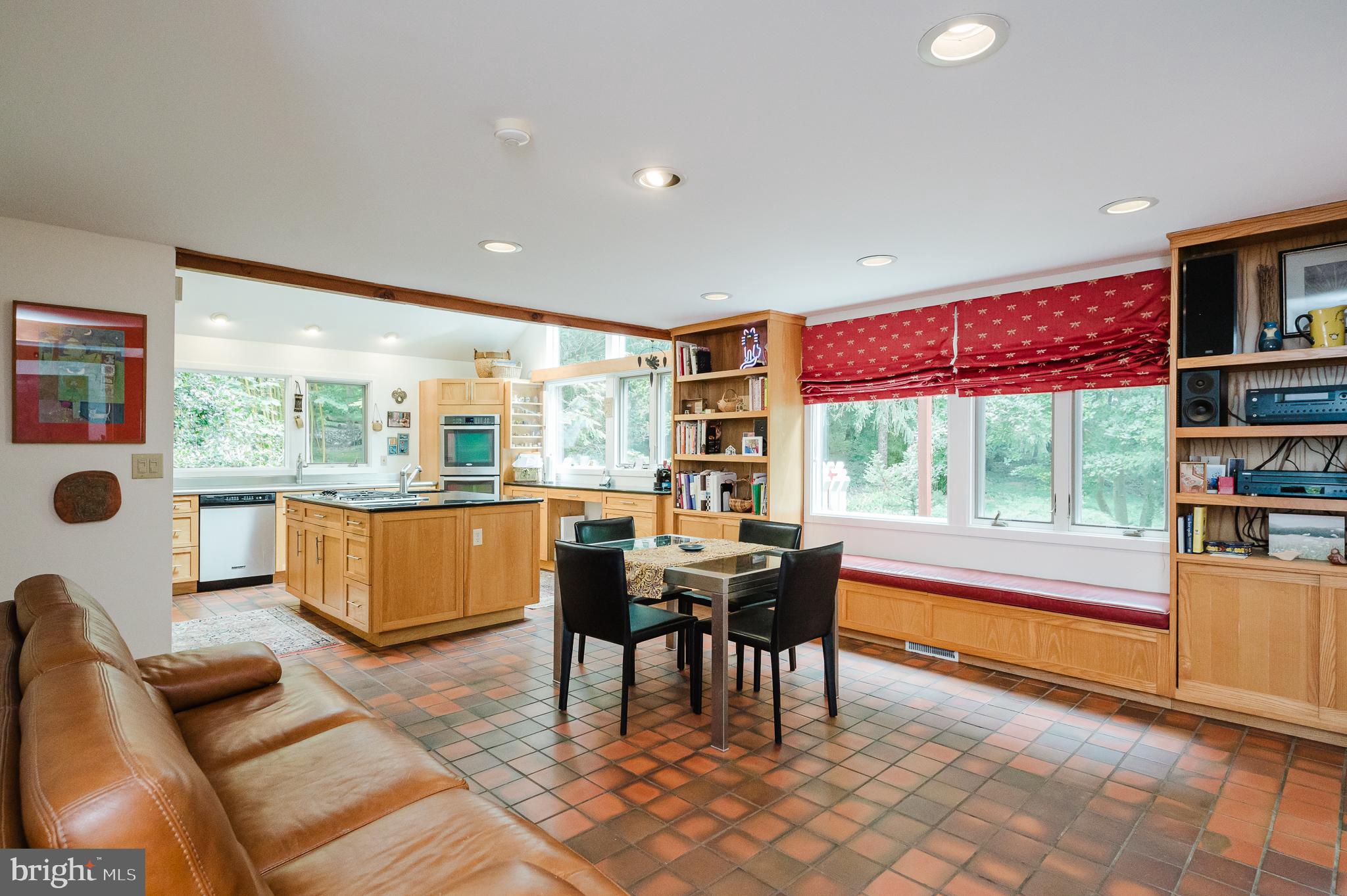 6010 Fork Woods Road Baldwin, MD 21013 - Photo 12 of 65 Breakfast area/ Kitchen w/ tile flooring