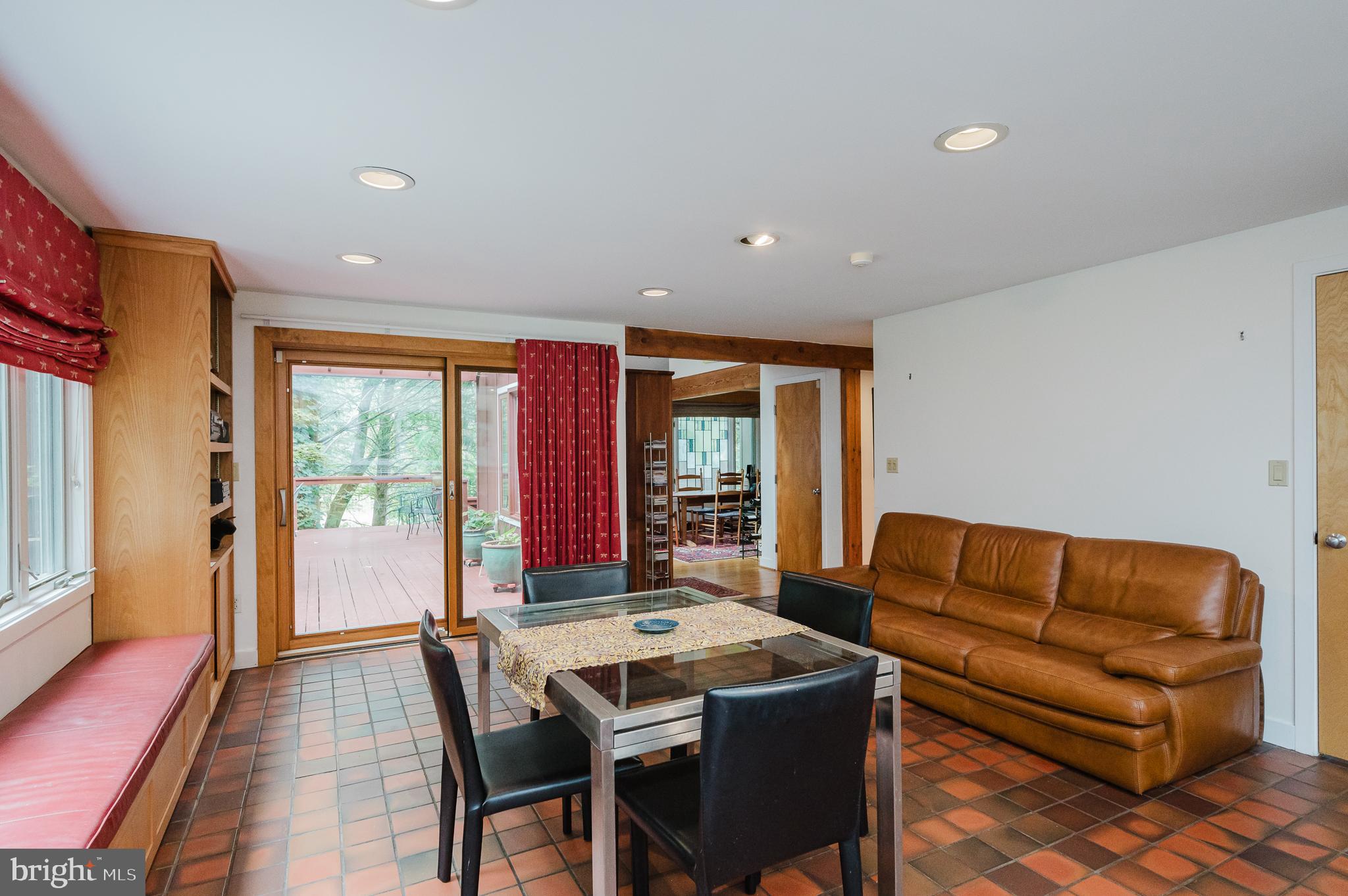 6010 Fork Woods Road Baldwin, MD 21013 - Photo 13 of 65 Breakfast area-sliders to deck