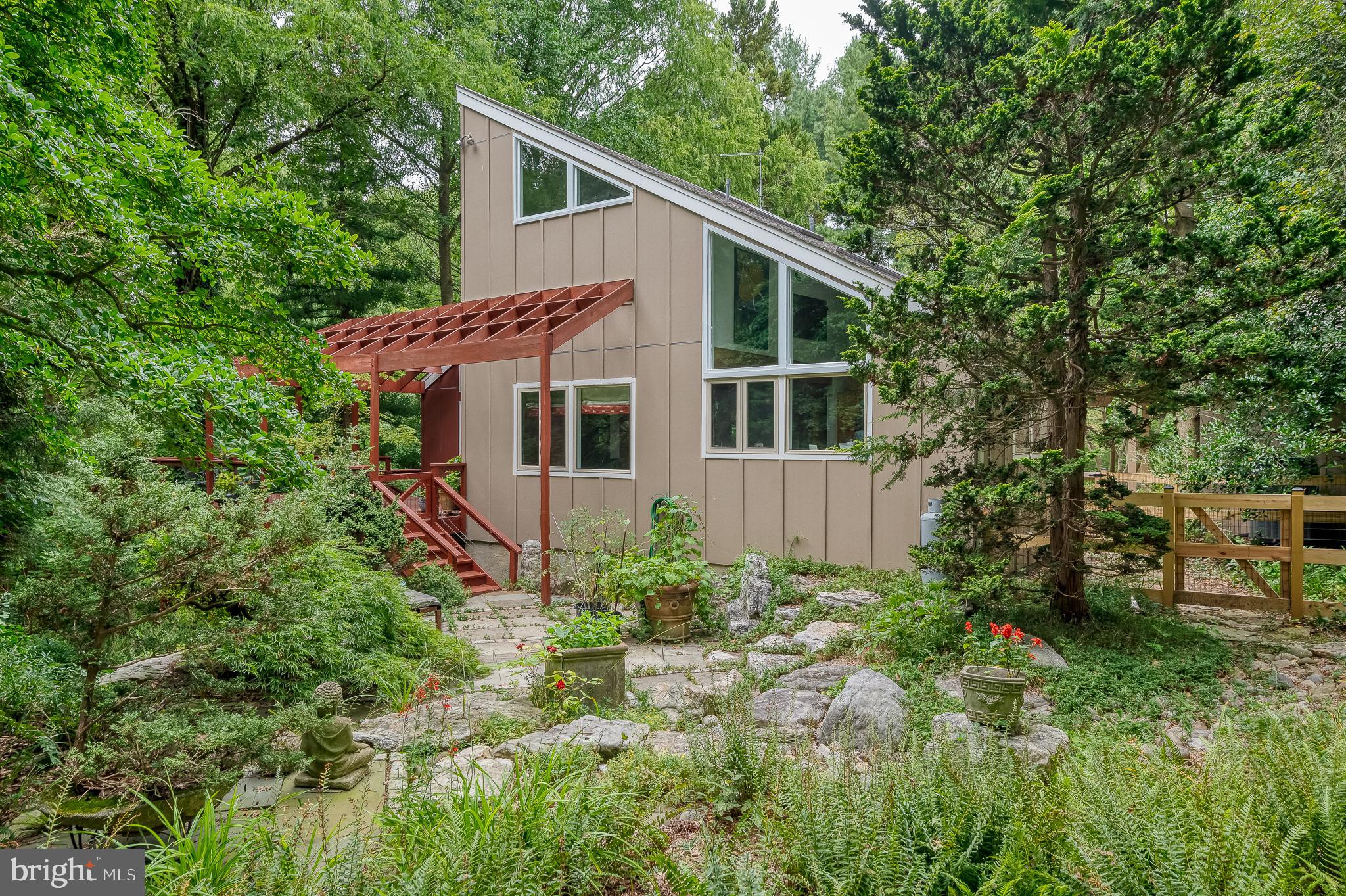 6010 Fork Woods Road Baldwin, MD 21013 - Photo 47 of 65 Side view of house/ patio