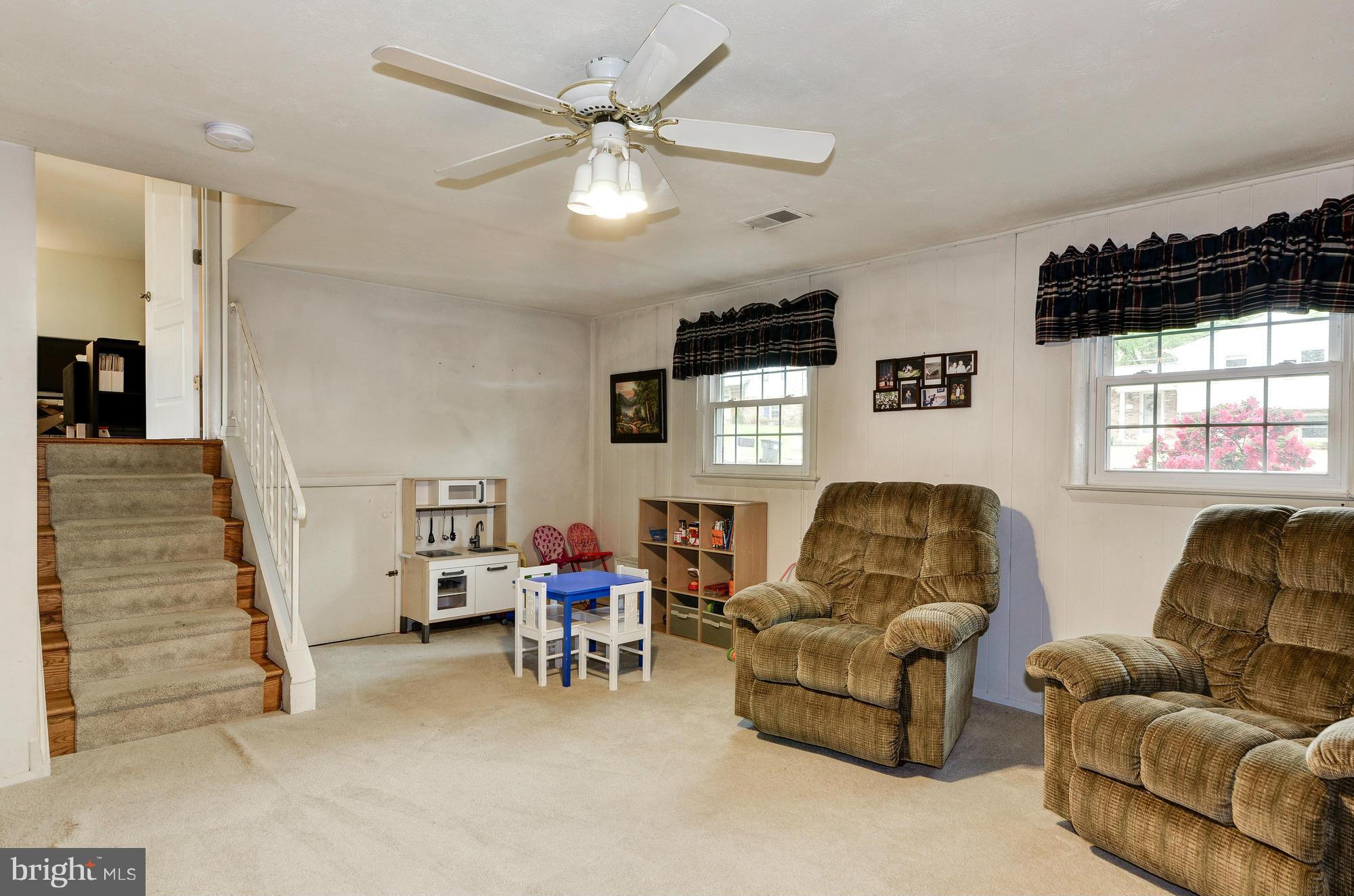 6913 Gillings Road Springfield, VA 22152 - Photo 17 of 24 Family Room