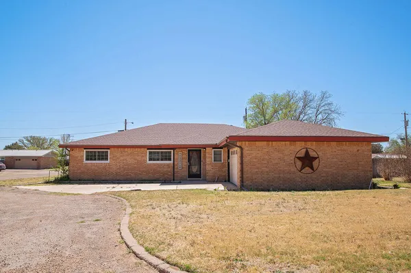 $250,000 | 1410 2nd Street, Plains, TX 79355