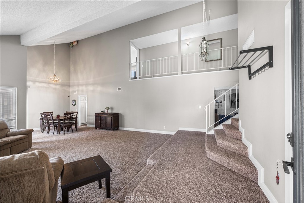 44028 Halcom Avenue Lancaster, CA 93536 - Photo 3 of 32