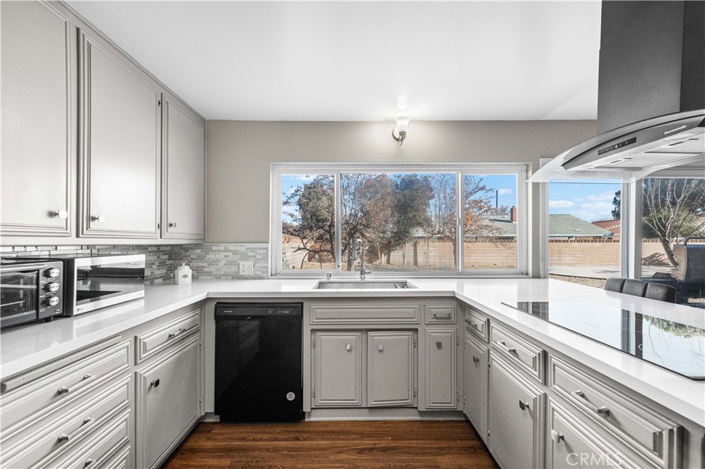 44028 Halcom Avenue Lancaster, CA 93536 - Photo 10 of 32
