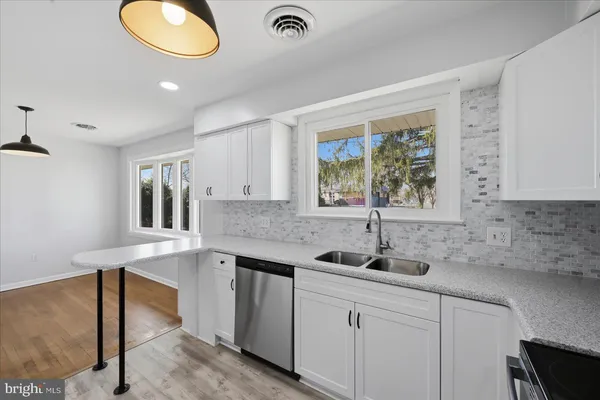 $2,000 | 210 Stafford Drive, Winchester, VA 22602