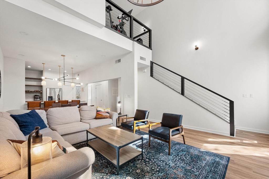 Welcome to 6907 Sumner St!