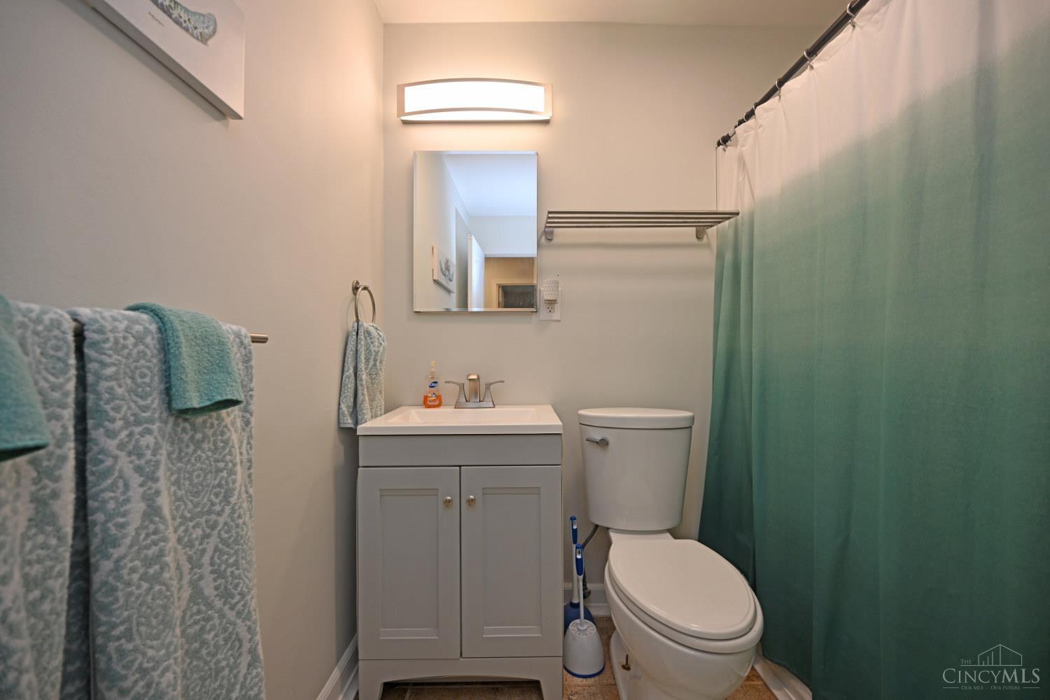 10089 Pippin Road Cincinnati, OH 45231 - Photo 21 of 31