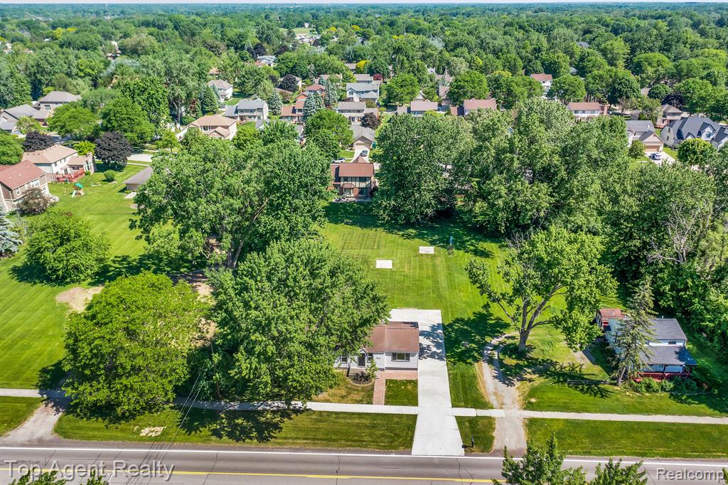 1541 East Wattles Road Troy, MI 48085 - Photo 1 of 32