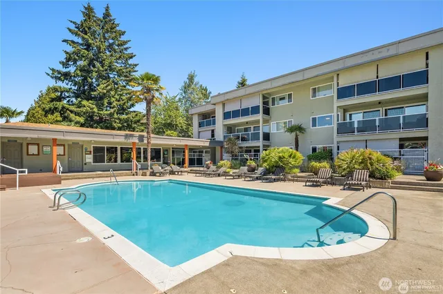$3,000 | 701 122nd Avenue Northeast, Unit 102, Bellevue, WA 98005