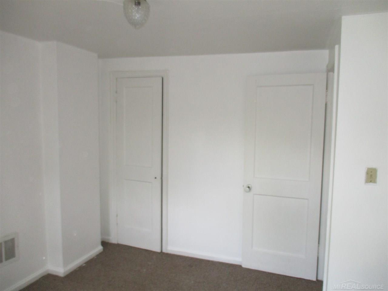 18489 Schaefer Highway Detroit, MI 48235 - Photo 17 of 21