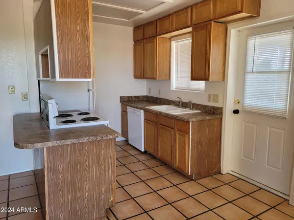 $1,300 | 1815 West 8th Avenue, Unit 204, Mesa, AZ 85202