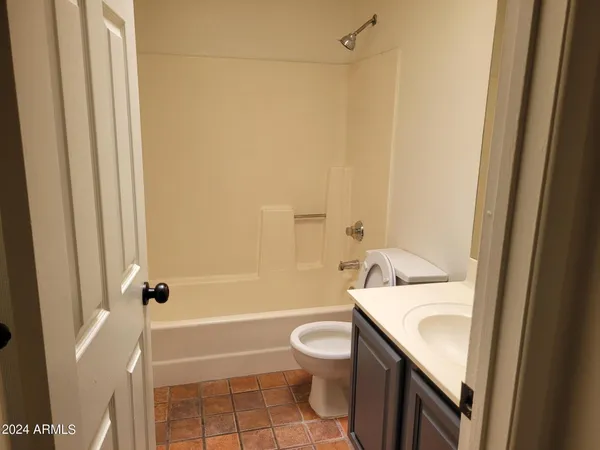 $1,300 | 1815 West 8th Avenue, Unit 204, Mesa, AZ 85202