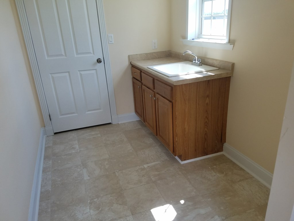 1020 Outlaw Road Dudley, NC 28333 - Photo 8 of 24 Gallery Image 8